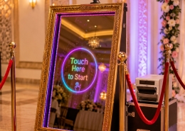 Mirror photo booth